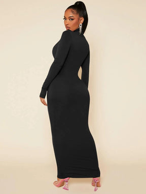 Vestido Preto de Gola Alta Radiana