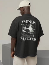 Camiseta Oversized Gola Alta Streetwear - Mind Over Matter